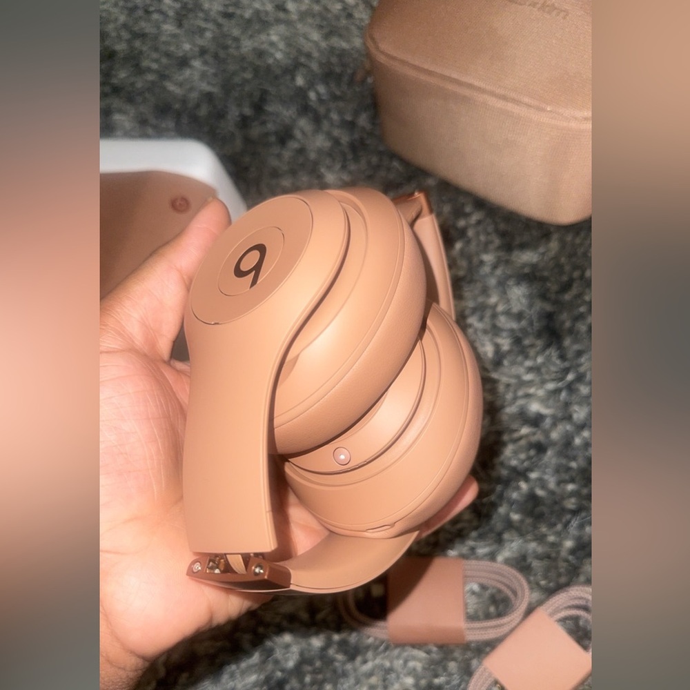 Beats Studio Pro x Kim Kardashian